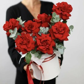 Французская роза, Эвкалипт, Оазис флористический, Коробка шляпная