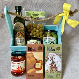 «Симфония вкуса» гастрономический подарок с шоколадом и оливками