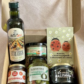 Гастрономический подарок маме «Вкус солнечной любви» с премиальными оливками, оливковым маслом, брускеттой и томатами