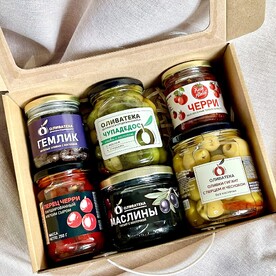 «Средиземноморская палитра вкусов» гастрономический подарок с оливками и антипасти