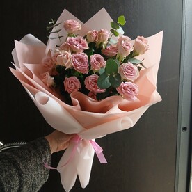 Букет из кустовых роз,5шт.