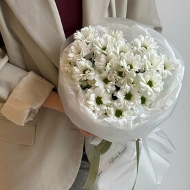 Букет от цветочного дома TIFFANY с хризантемой