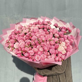 Букет из кустовых роз