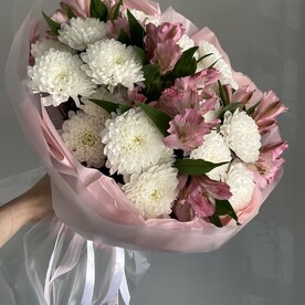 Стойкий букет из альстромерии и хризантемы🌸