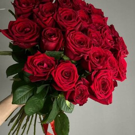 25 бордовых роз❤️🌹