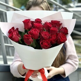 15 Красные розы
