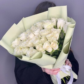 Букет из 25 белых роз
