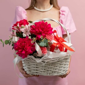Корзина яркая
