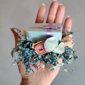 Дельфиниум, Гипсофила, Роза кустовая, Эвкалипт, Коробка, Пиафлор