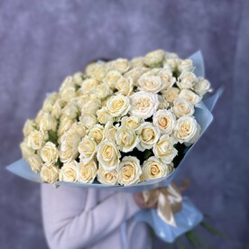 Монобукет из кустовой пион.Розы