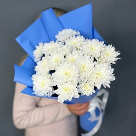 Монобукет из белой кустовой хризантемы