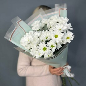Букет из пяти кустовых хризантем