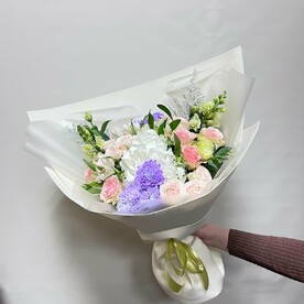 Сборный букет с кен свой розой