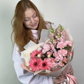 Нежно розовый букет для нее