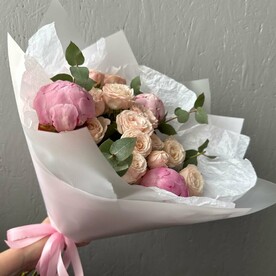Розовые Пионы и Пионовидные розы