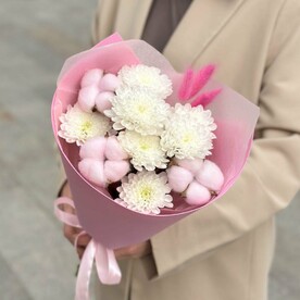 Милый комплимент из хризантемы и хлопка🌸