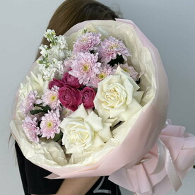 Букет французская роза , кустовая роза, маттиола
