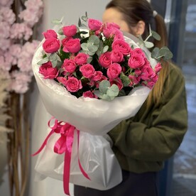 Букет кустовых роз