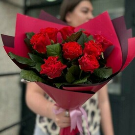 Букет из 9-ти красных роз
