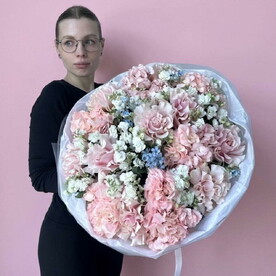 Гортензия, Маттиола, Оксипеталум, Роза французская, Дизайнерская упаковка, Тишью