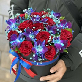 Орхидеи с Красной розой