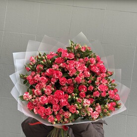 Букет из кустовых роз