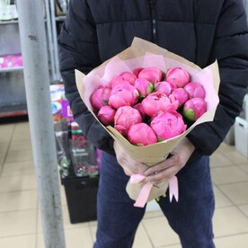 Коралловые пионы