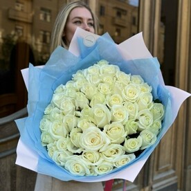 51 Белая Роза Аваланж 60см.