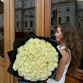 51 Белая Роза Аваланж 60см.