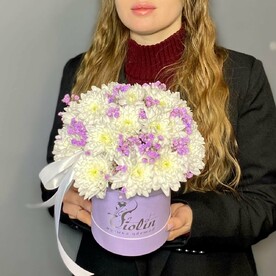 Хризантема кустовая, Гипсофила, Оазис, Шляпная коробка