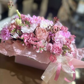 Хризантема, Гвоздика кустовая, Хамелациум, Роза кустовая, Статица, Коробка, Тишью, Оазис, Пленка дизайнерская