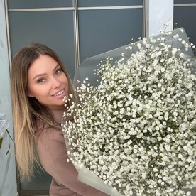 Огромный букет из белоснежных веточек