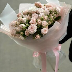 Букет из пионовидной кустовой розы (9шт)