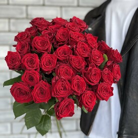 35 красных роз😍