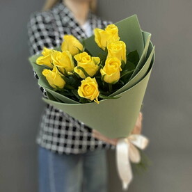 Букет из 9 желтых Роз в упаковке