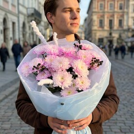 Кустовые хризантемы розовые с сухоцветами