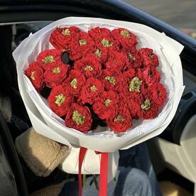 25 пионовидных роз