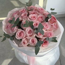 25 розовых роз в букете