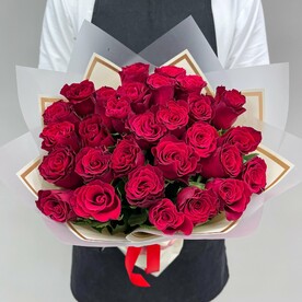 Розы красные 29 шт в букете Flowerstorg N376