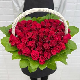 Цветы в корзине красные розы 51шт сердце от Flowerstorg N157