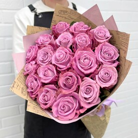 Розы сиреневые 19шт в букете flowerstorg n849