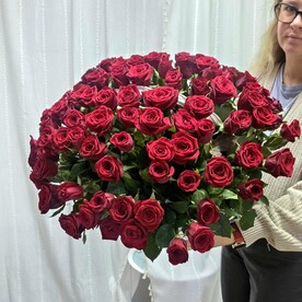 Вау корзина из 101 красной розы