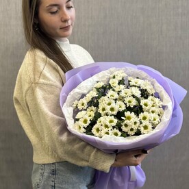 Монобукет из маленьких кустовых хризантем