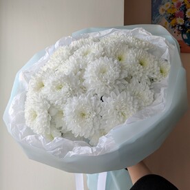 Букет из белоснежной хризантемы