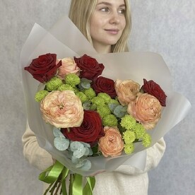 Роза ред наоми, Роза пионовидная, Эвкалипт, Хризантема сантини, Пленка корейская, Открытка по запросу, Подкормка для цветов, Утеплитель если погода того требует