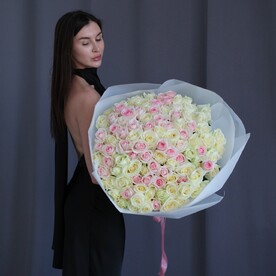 101 белая и розовая роза