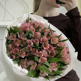 Букет из стойкой альстромерии