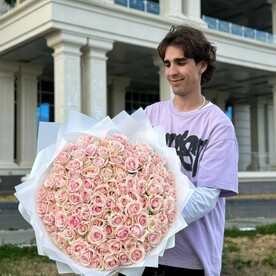 101 нежно розовая роза