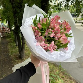 Букет из 7 альстромерий
