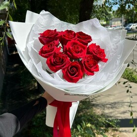 Букет из 9 красных роз